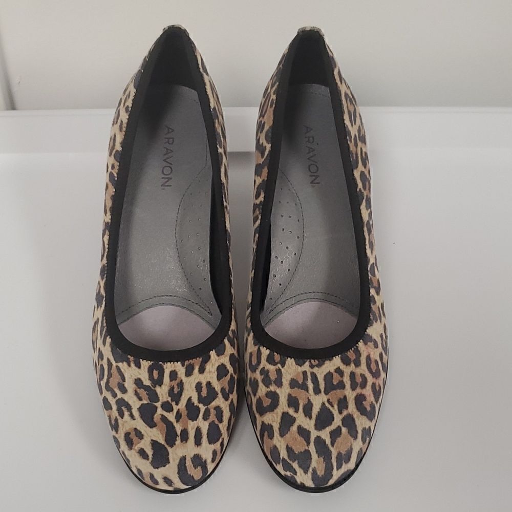 ARAVON Leopard Pumps - Size 8‎ - Picture 2 of 11